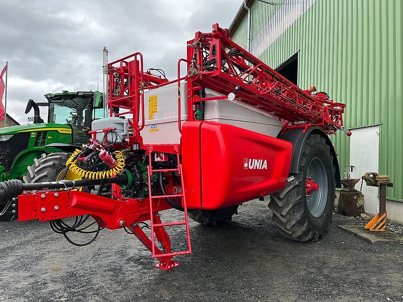 Unia Heron 6030 Anhängespritze 6000 L 30 m Gestänge