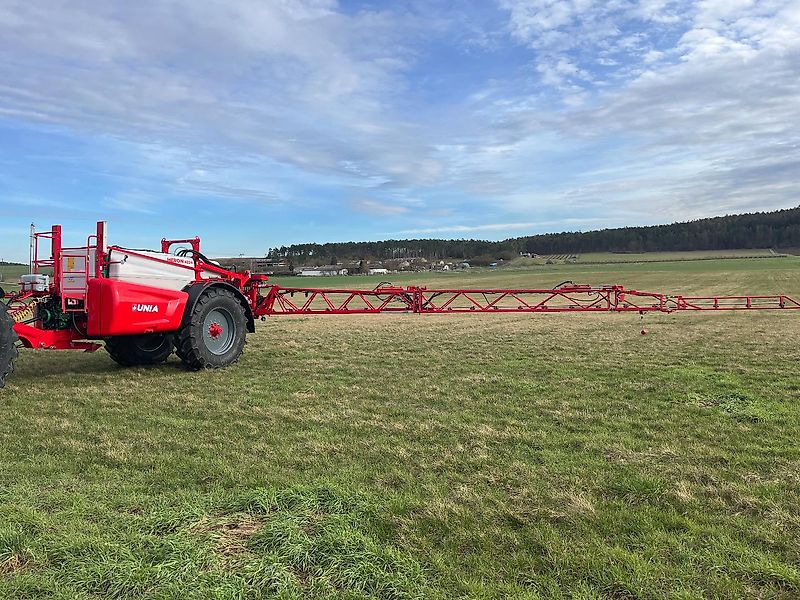Unia Heron 6030 Anhängespritze 6000 L 30 m Gestänge