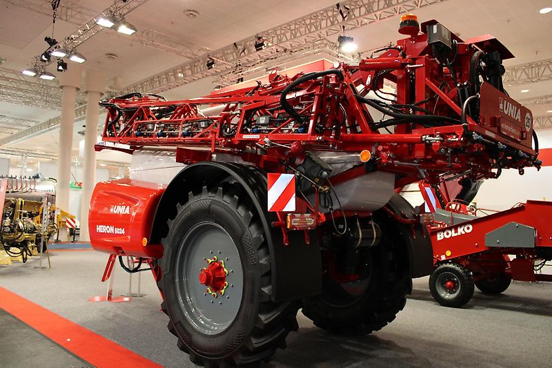 Unia Heron 6030 Anhängespritze 6000 L 30 m Gestänge