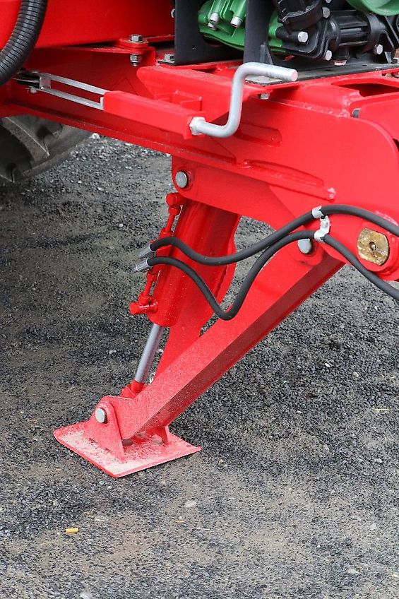 Unia Heron 6030 Anhängespritze 6000 L 30 m Gestänge