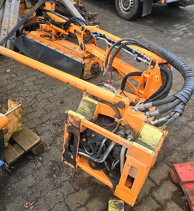 Dücker Randstreifenmäher vom DUA 800 700 Banketmäher Böschungsmäher Auslegemäher für Unimog Mulag Mähausleger